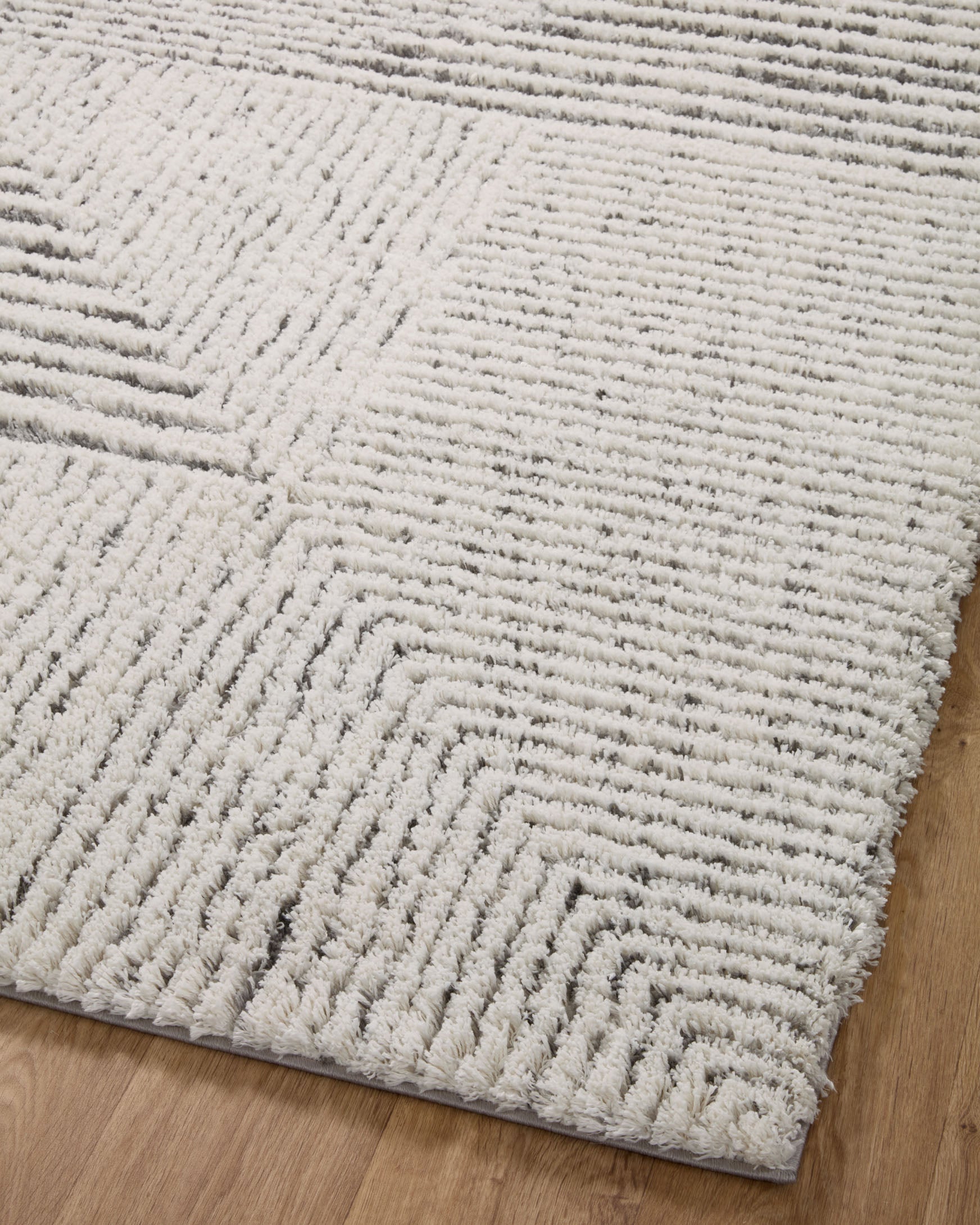 LEV-02 IVORY / GREY & Loloi Rugs